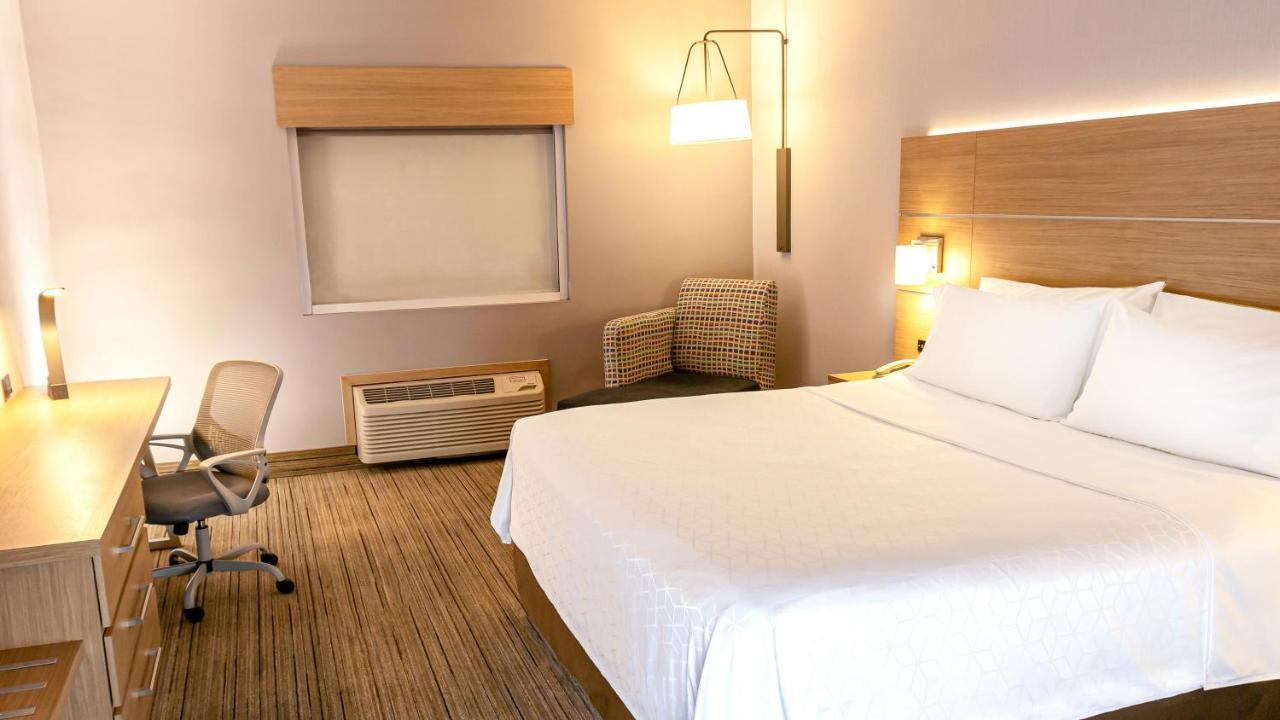 Holiday Inn Express Chihuahua By Ihg Екстериор снимка