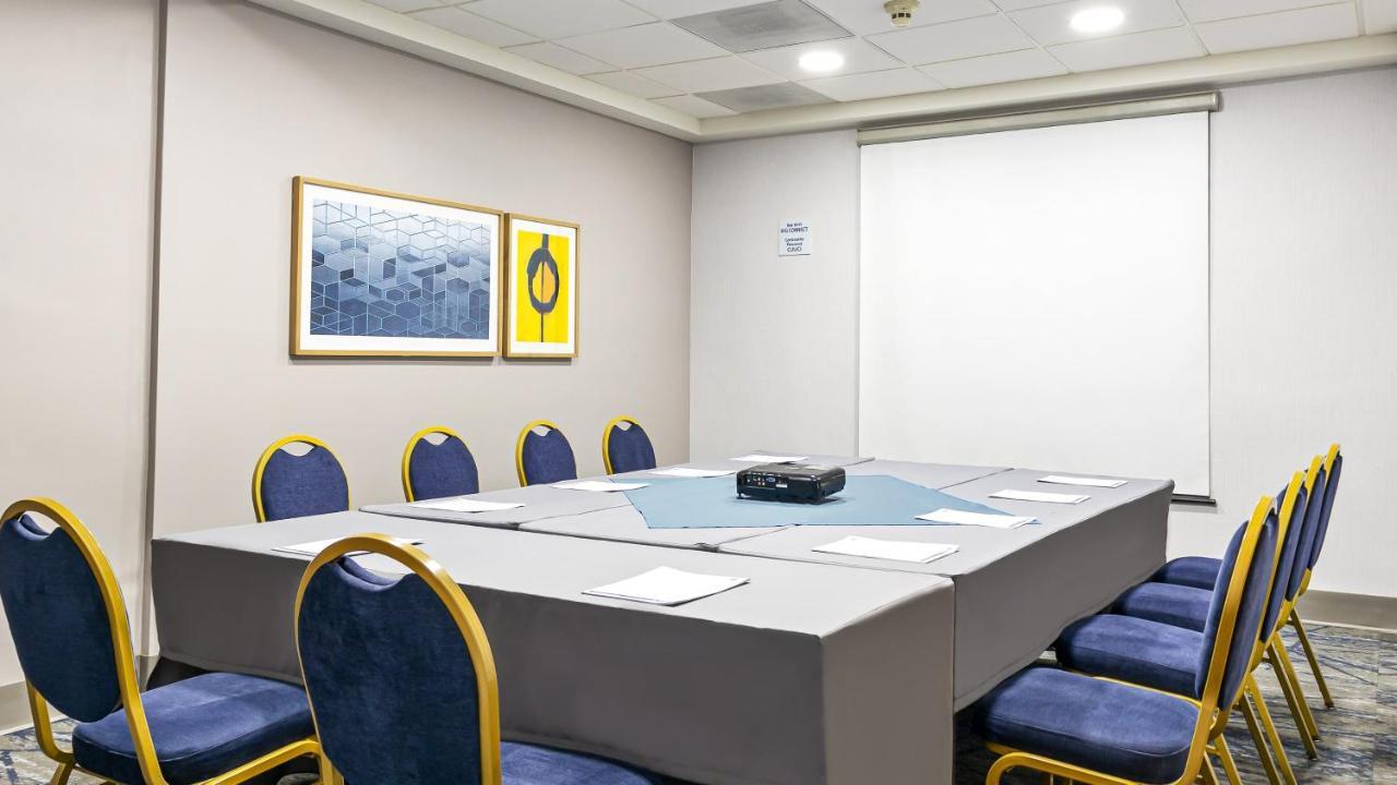 Holiday Inn Express Chihuahua By Ihg Екстериор снимка