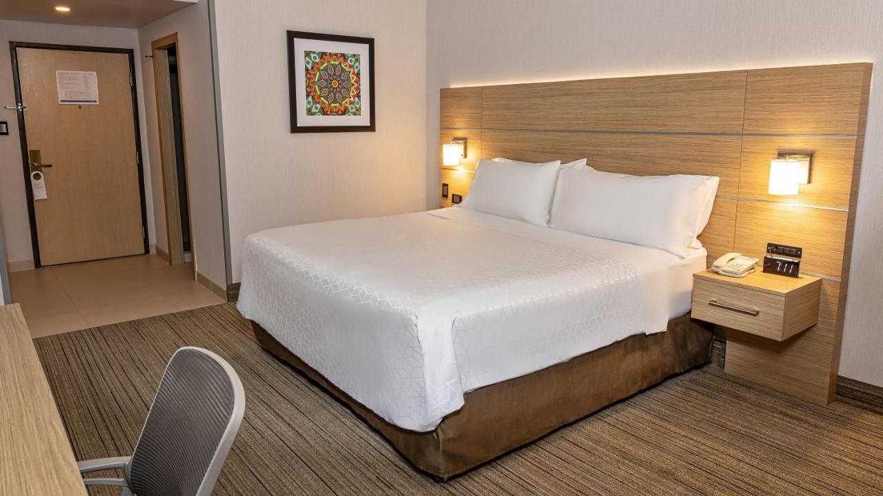 Holiday Inn Express Chihuahua By Ihg Екстериор снимка