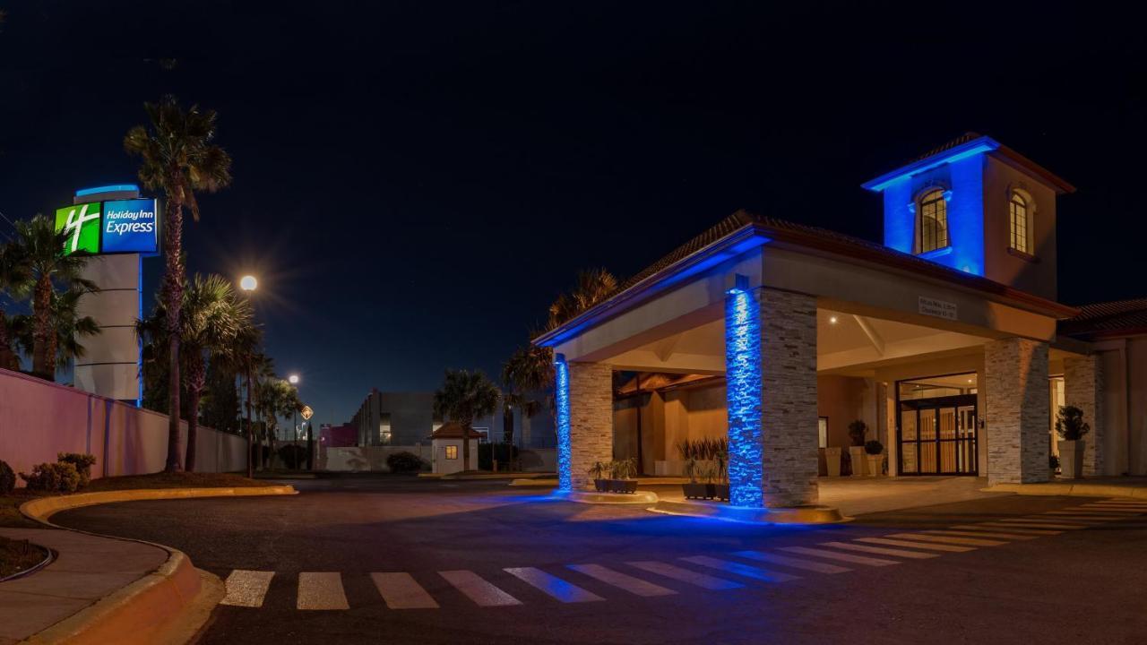 Holiday Inn Express Chihuahua By Ihg Екстериор снимка