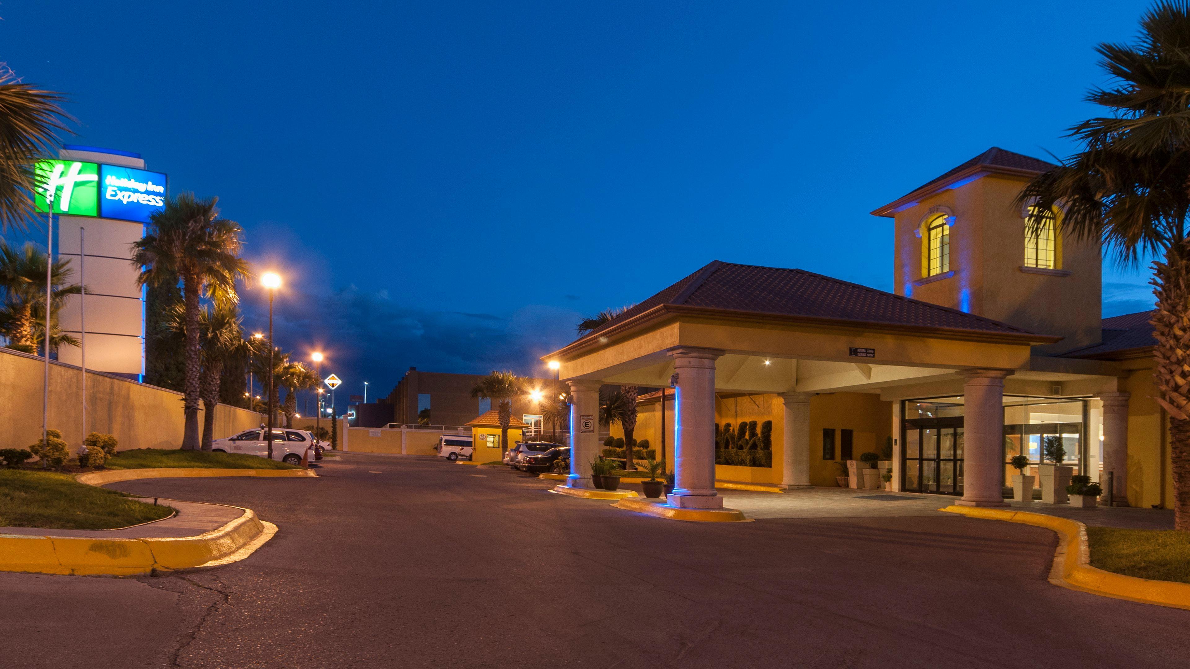 Holiday Inn Express Chihuahua By Ihg Екстериор снимка